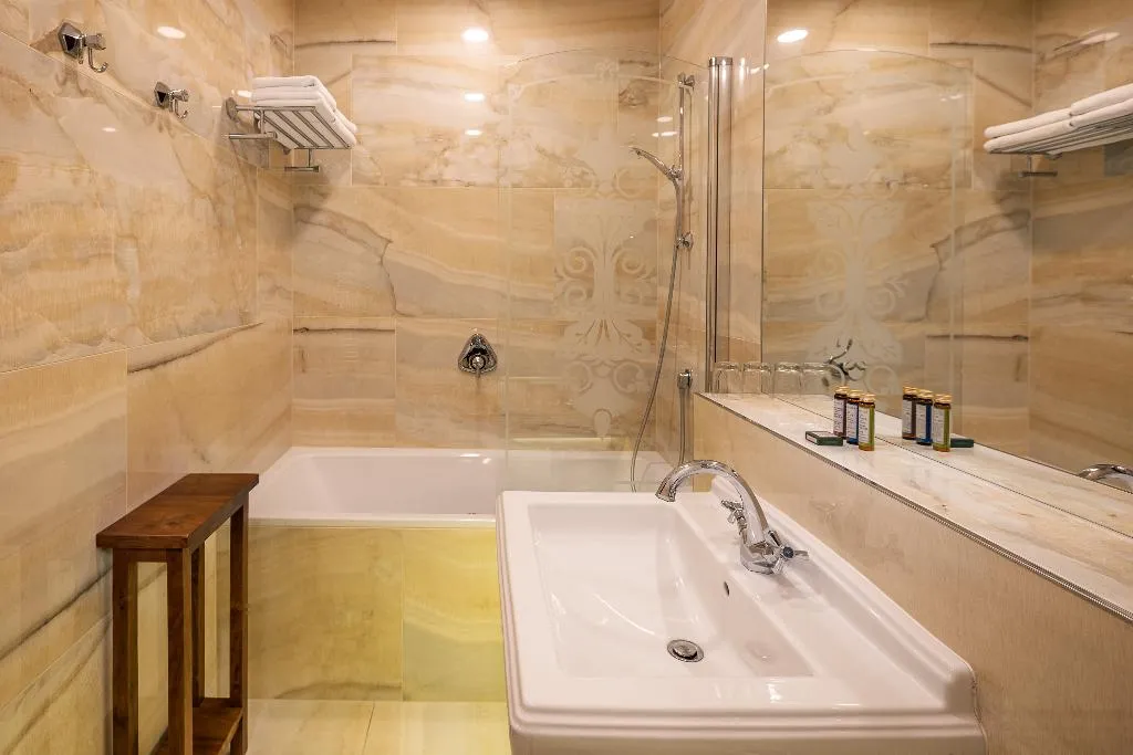 TWIN TWO BEDS Room, Iron Gate Hotel & Suites Prague by BHG, Prague