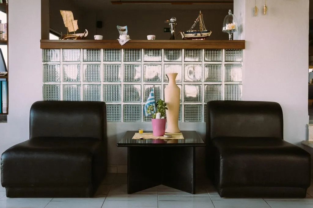 Lobby, Nereides, Crete