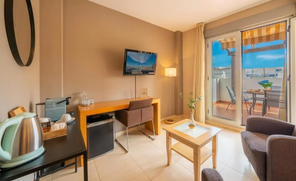 DOUBLE SUPERIOR WITH TERRACE Room, La City, Costa Blanca