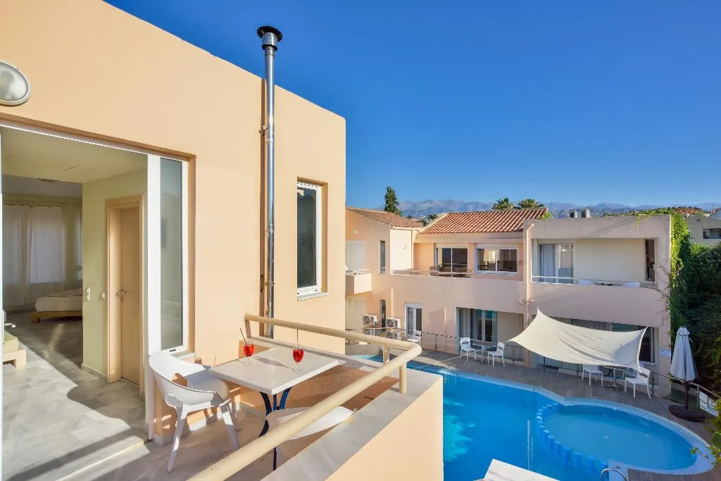 STUDIO POOL VIEW Room, Elma's Dream Apartments, Crete