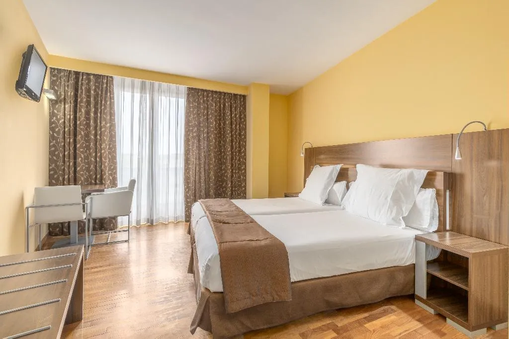 TWIN TWO BEDS Room, Exe Doña Carlota, Madrid