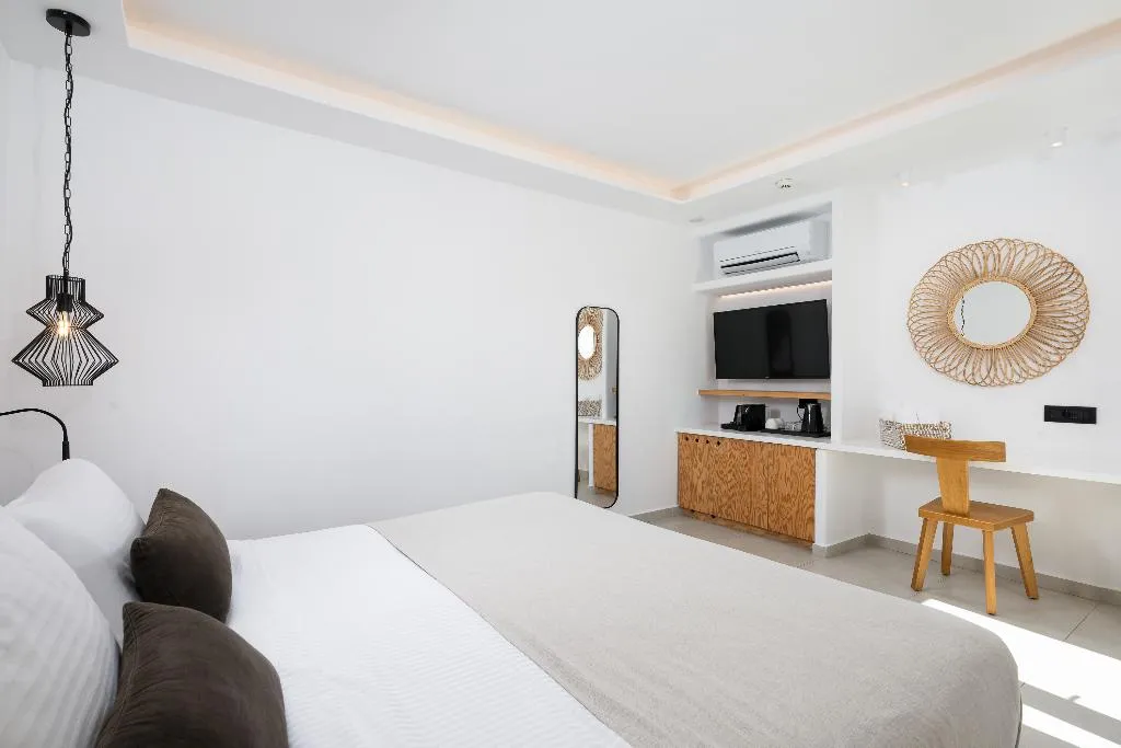 JUNIOR SUITE STANDARD Room, Oliving Mykonos Suites, Mykonos