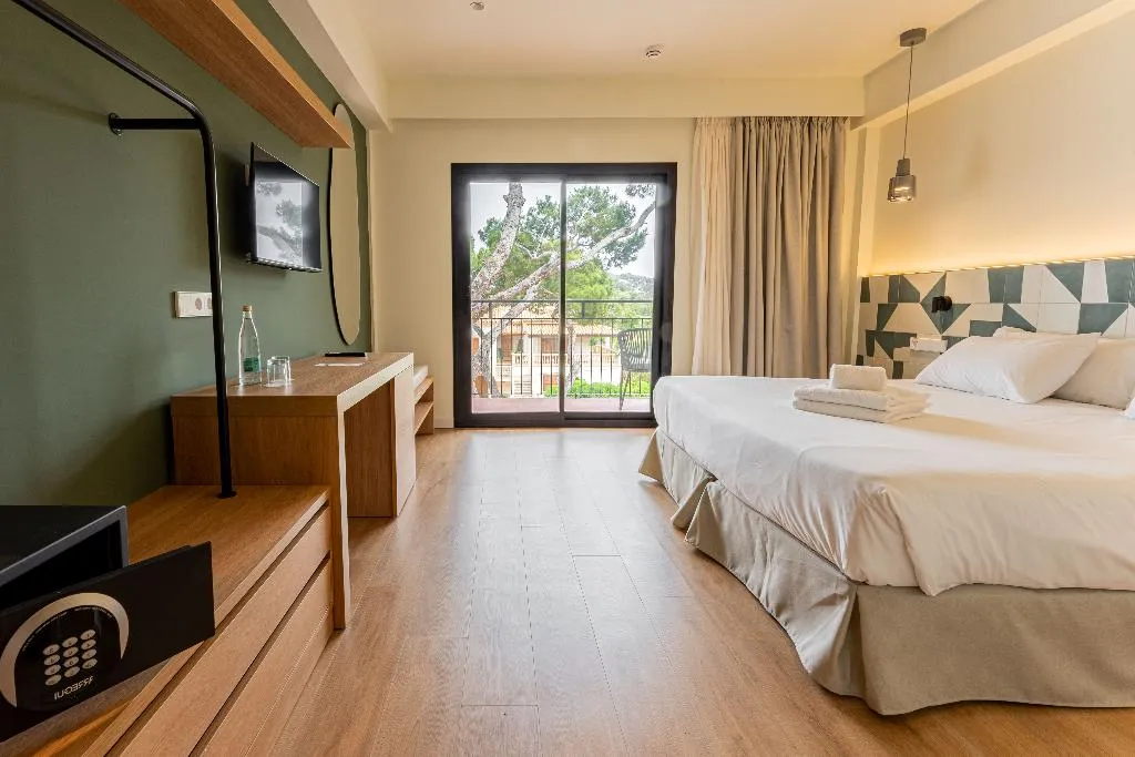 Double or Twin WITH TERRACE Room, Hotel Santanyi Port, Majorca