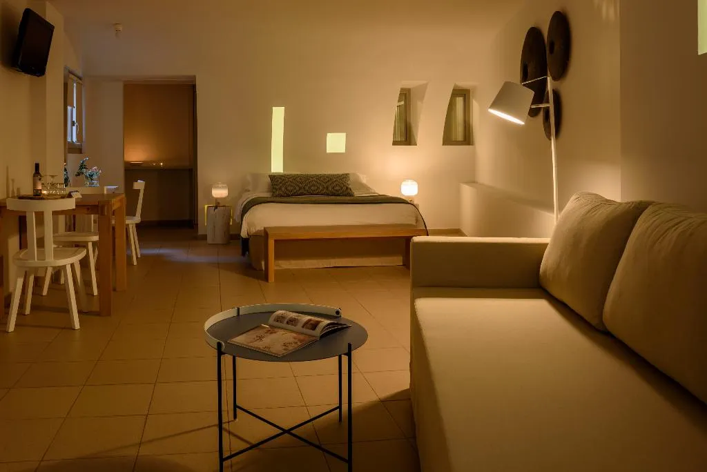 SUITE CAPACITY 3 Room, Panorama Santorini Boutique Hotel, Santorini