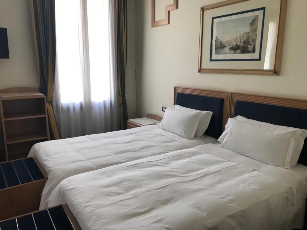 Room, Foscari Palace, Venice
