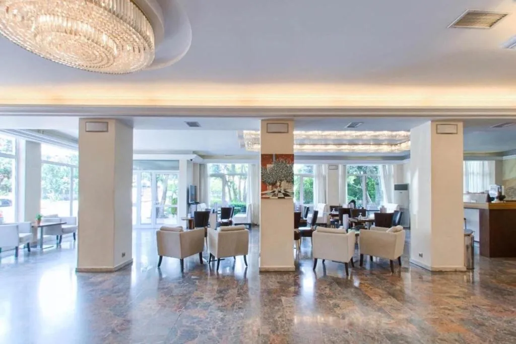 Lobby, London, Athens