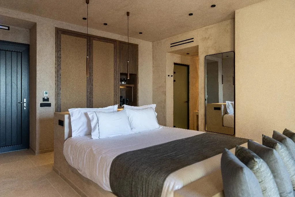 SUITE WITH PRIVATE POOL Room, North Santorini A Luxury Spa Hotel, Santorini