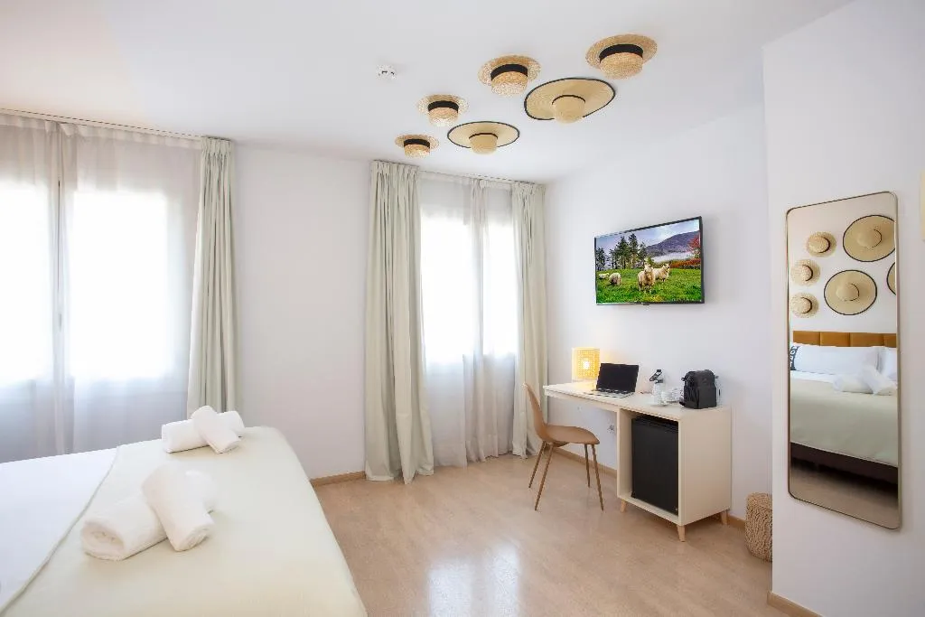 DOUBLE STANDARD Room, Casual Colours Barcelona, Barcelona