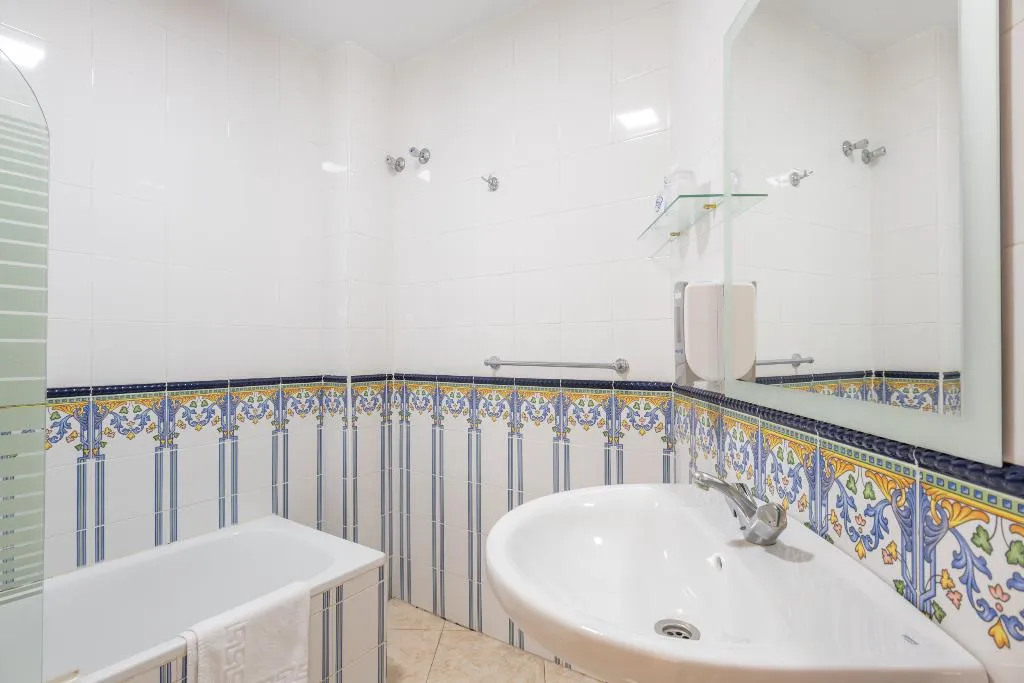 Double or Twin ECONOMY Room, Hotel Playamaro, Costa Del Sol