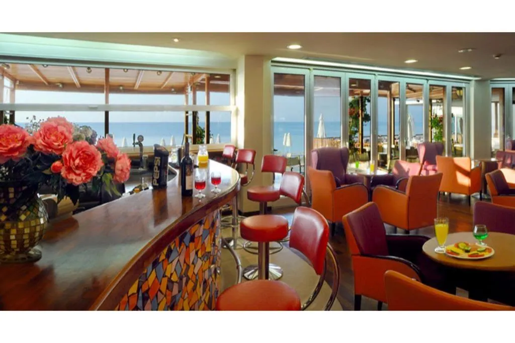 Bar, Kinetta Beach Resort and Spa, Athens