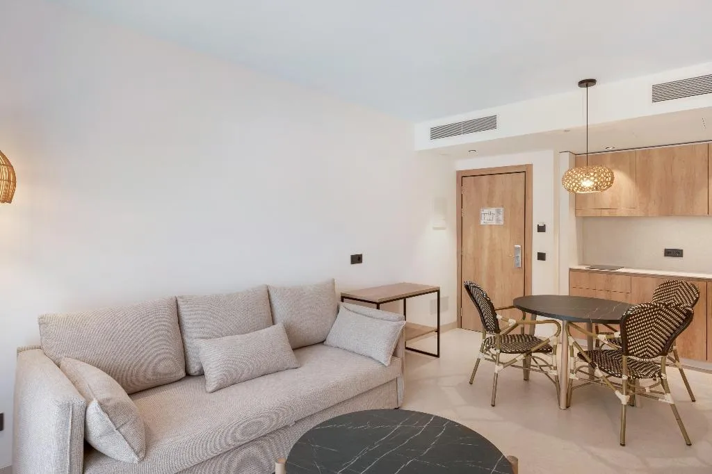 APARTMENT CAPACITY 8 Room, Aparthotel Aquasol, Majorca