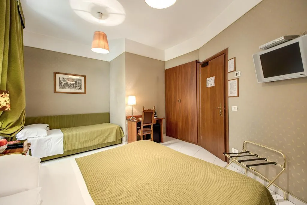 TRIPLE STANDARD Room, St. Moritz, Rome