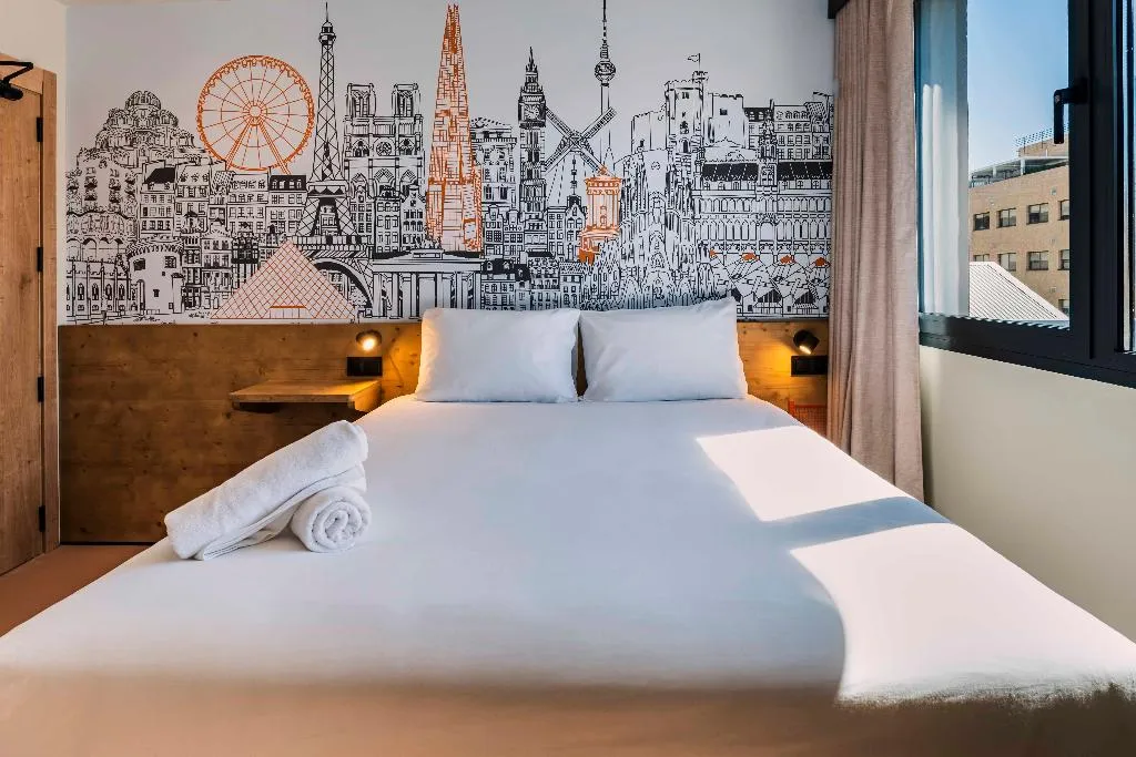 DOUBLE STANDARD Room, easyHotel Madrid Alcala, Madrid