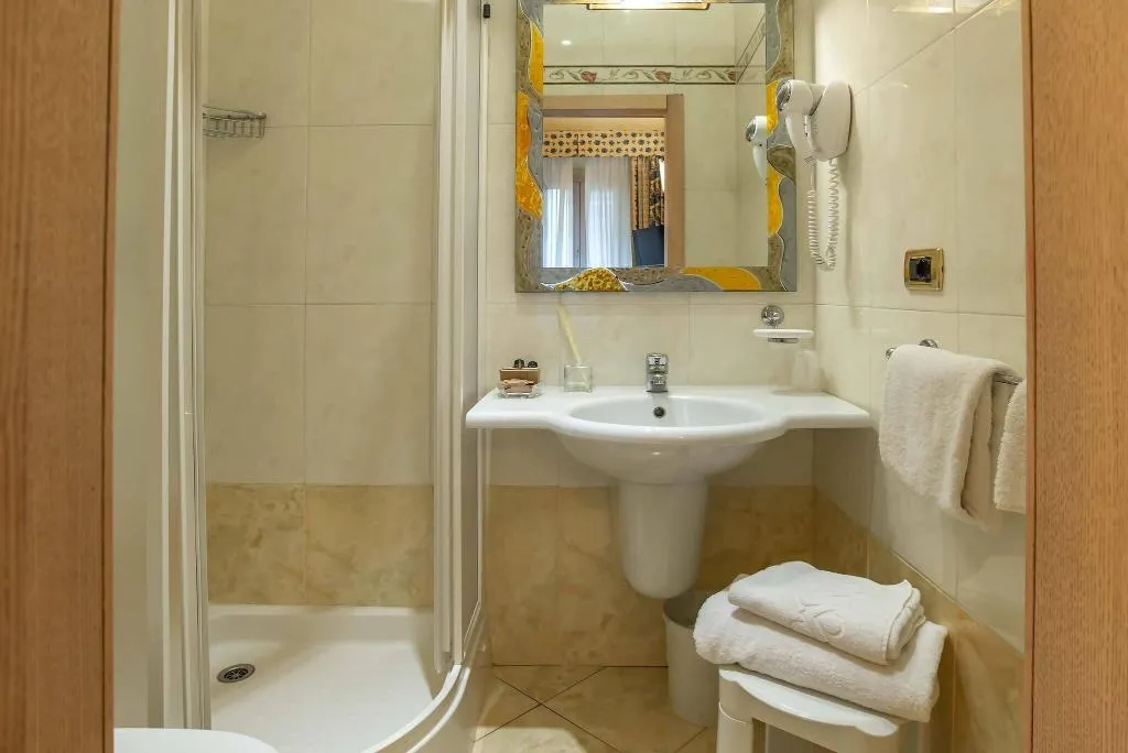 Room, Alba Palace, Florence