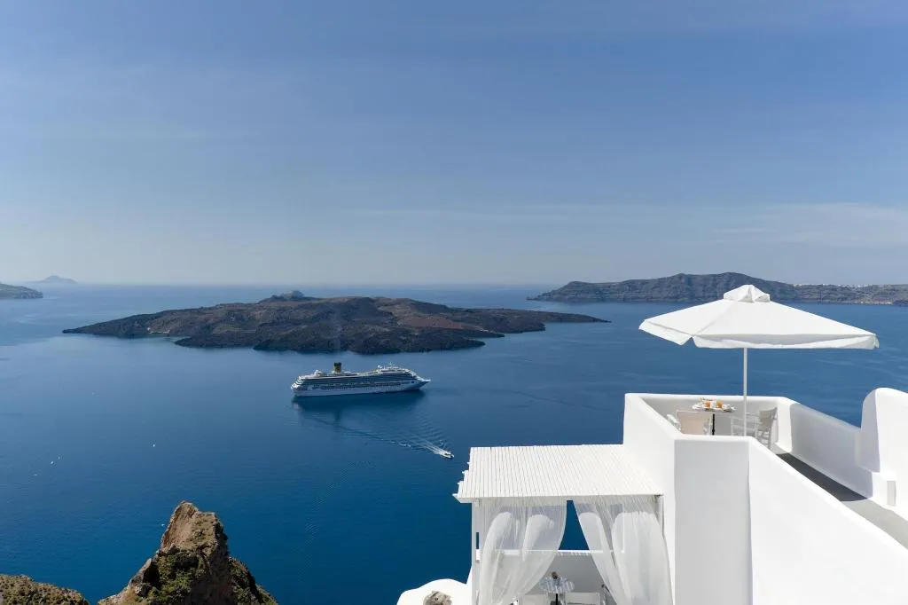 Room, Kamares Apartments, Santorini