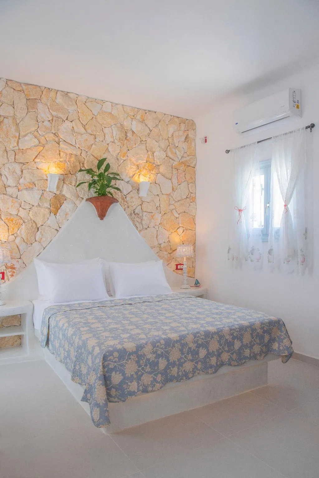Room, Starlight Luxury Seaside Villa & Suites, Santorini