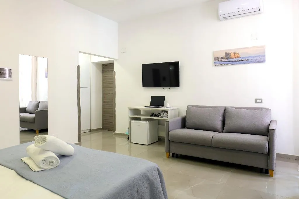 QUADRUPLE COMFORT Room, La Pace, Naples