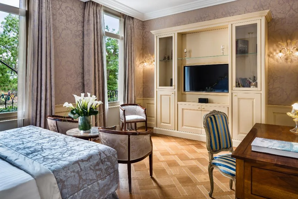 DOUBLE DELUXE Room, Baglioni Hotel Luna, Venice