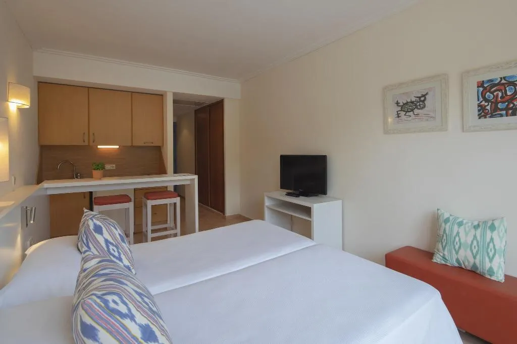 STUDIO TWO BEDS Room, HM Mar Blau, Majorca