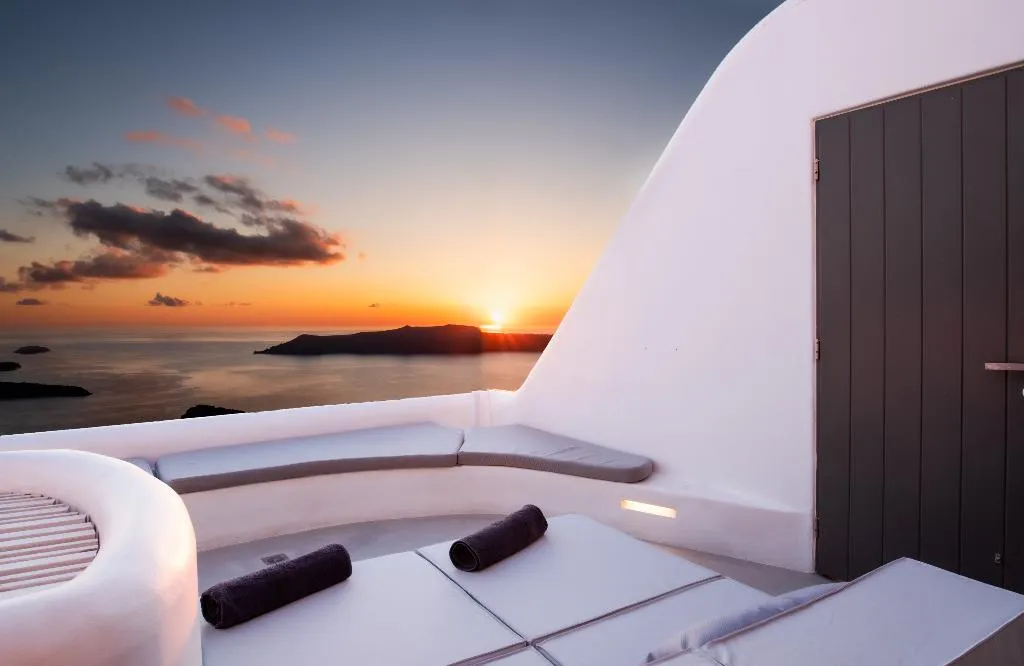 VILLA PREMIUM Room, Heavens Edge by Mr and Mrs White, Santorini