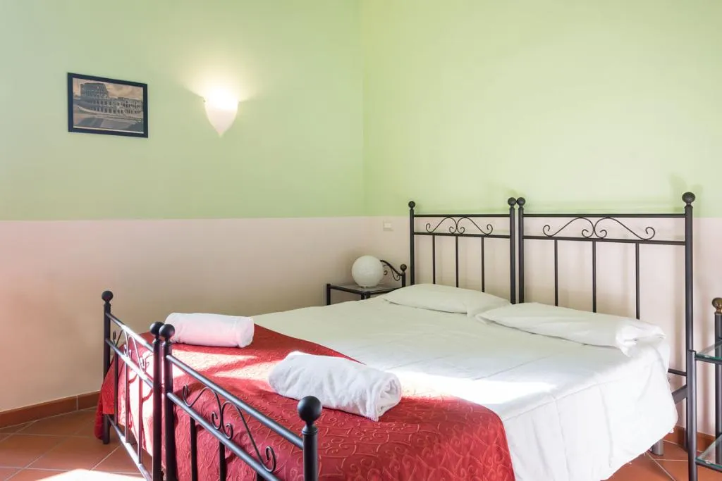 DOUBLE STANDARD Room, Domus Sessoriana, Naples