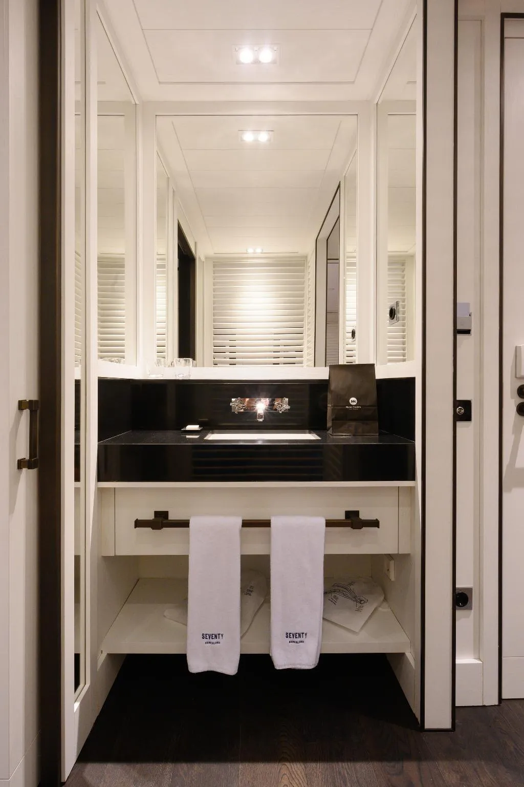 DOUBLE STANDARD Room, Seventy Barcelona, Barcelona