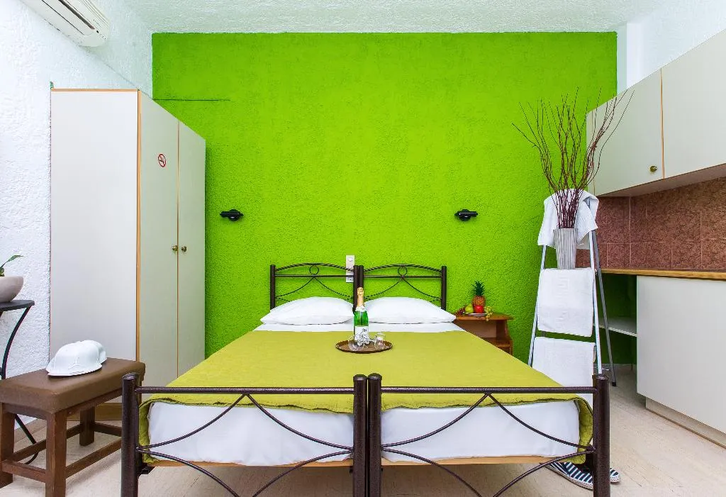 STUDIO CAPACITY 3 Room, Litsa Studios, Crete