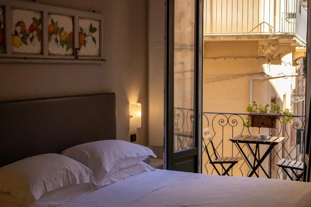 APARTMENT ONE BEDROOM Room, San Domenico Residence by BADIA NUOVA, Palermo