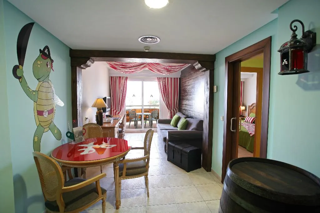 Room, Peniscola Plaza Suites, Valencia