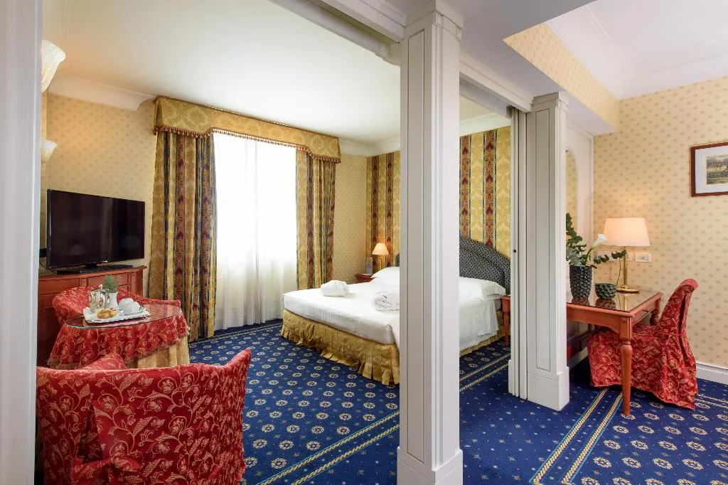 SUITE CAPACITY 4 Room, Grand Hotel Adriatico, Florence