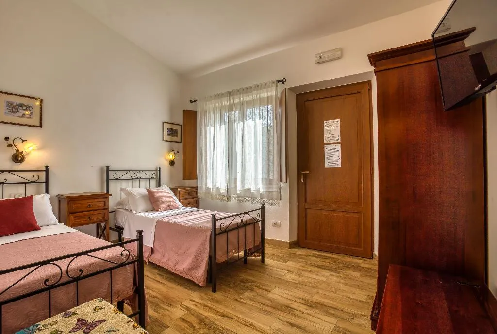 QUADRUPLE SUPERIOR Room, Agriturismo Buonasera, Rome