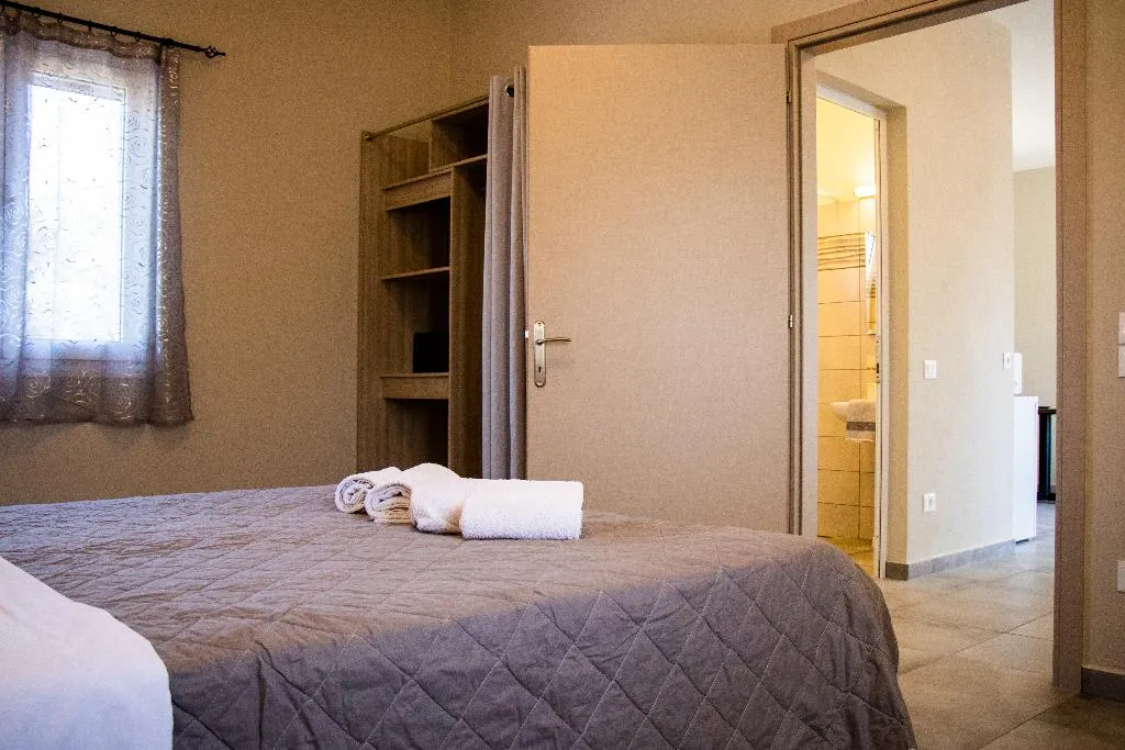 VILLA ONE BEDROOM Room, Casa De Rosa Studios & Apartments, Kefallinia