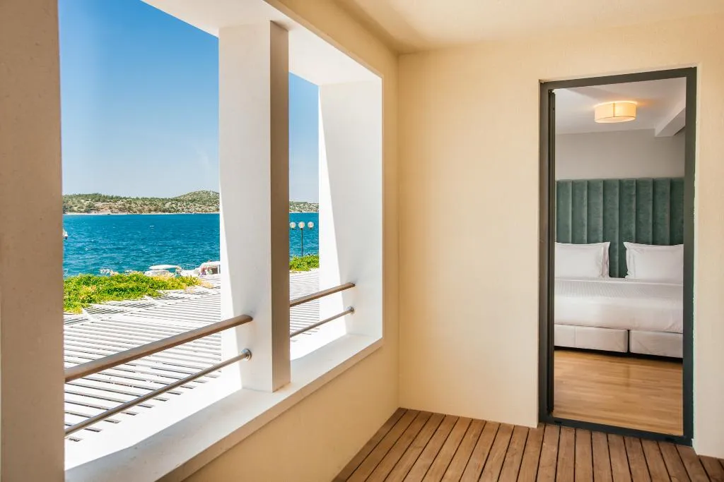 JUNIOR SUITE SEA VIEW Room, Armerun Heritage Hotel & Residences, Split