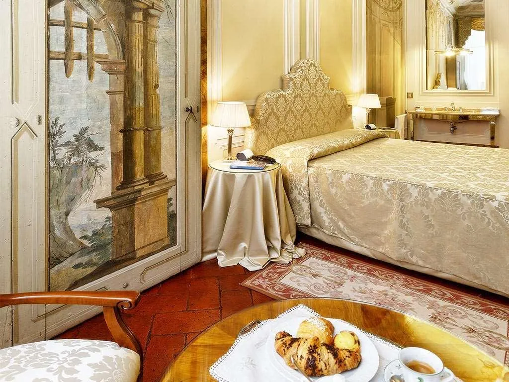 Room, Palazzo Niccolini Al Duomo, Florence
