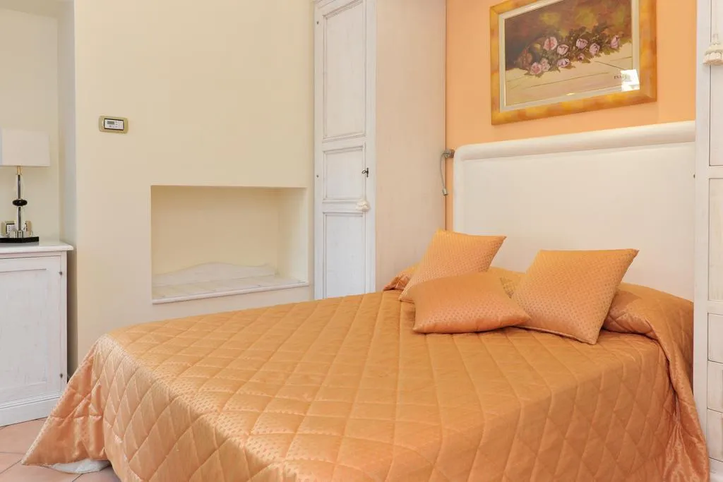 DOUBLE ECONOMY Room, Hotel Santa Lucia, Naples