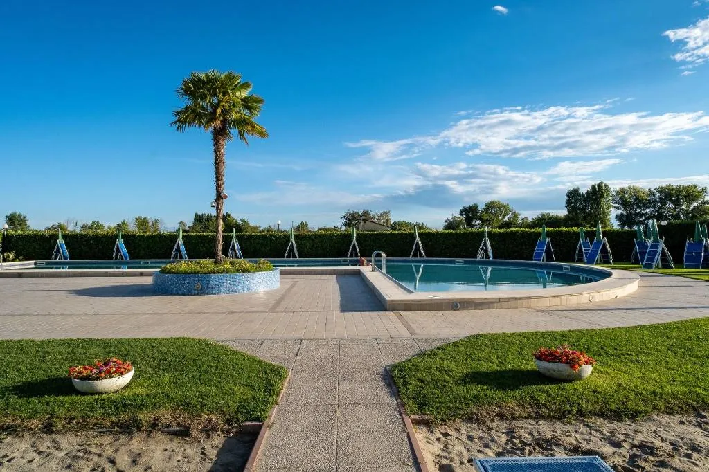 Sports and Entertainment, Villa Sara, Venice