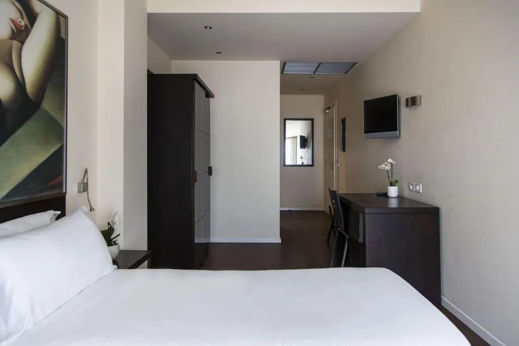 DOUBLE STANDARD Room, Antico Borgo, Milan