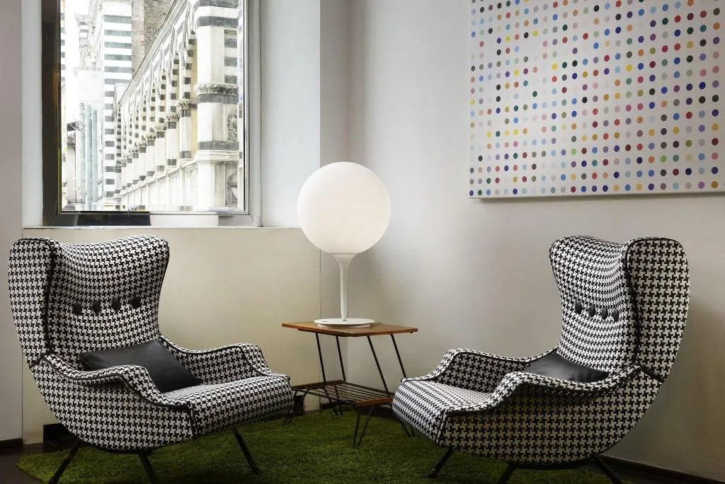 Lobby, Universo, Florence