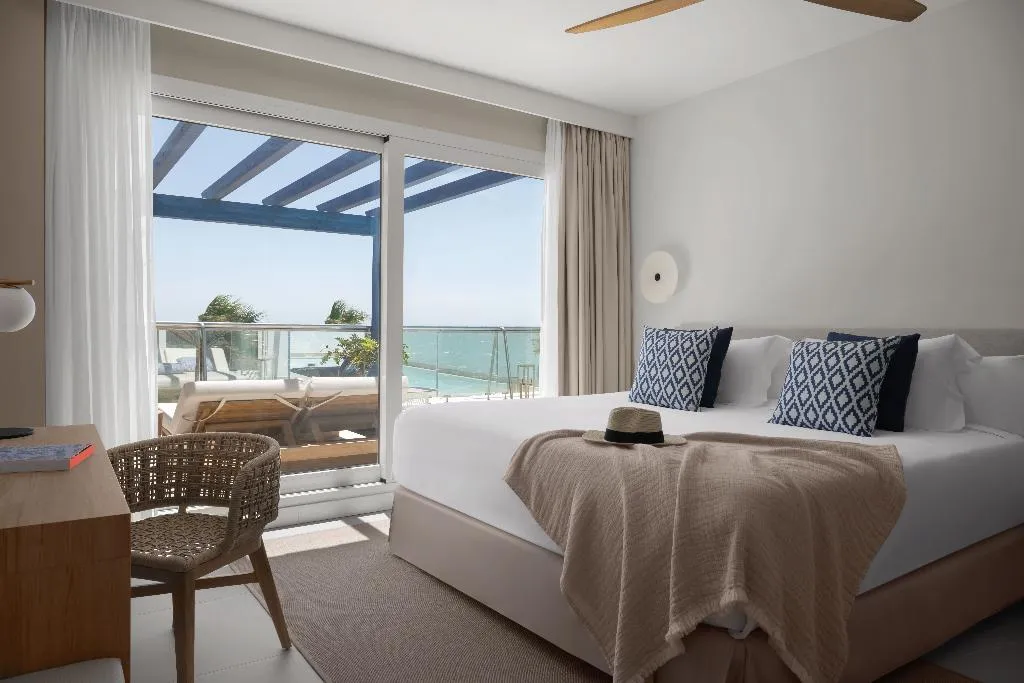 SUITE WITH PRIVATE POOL Room, METT Marbella – Estepona, Costa Del Sol
