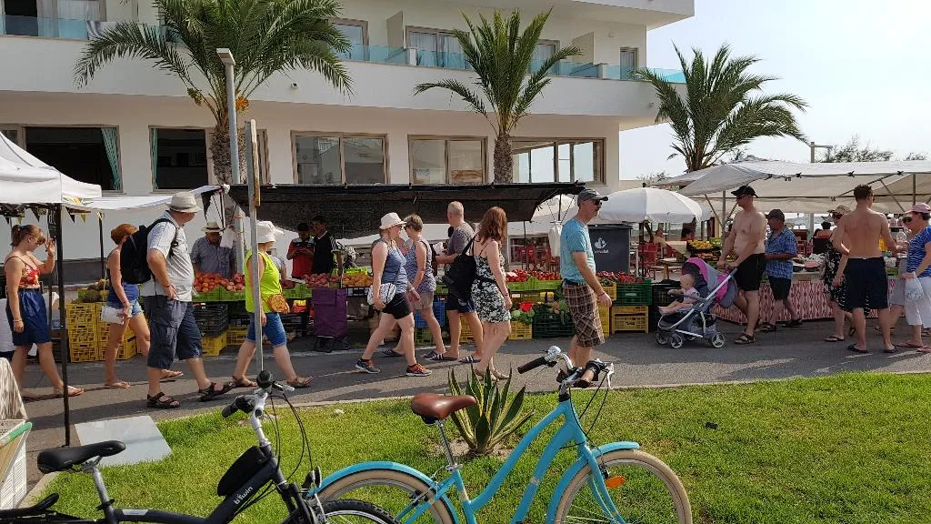 Sports and Entertainment, Stil Mar y Paz, Majorca