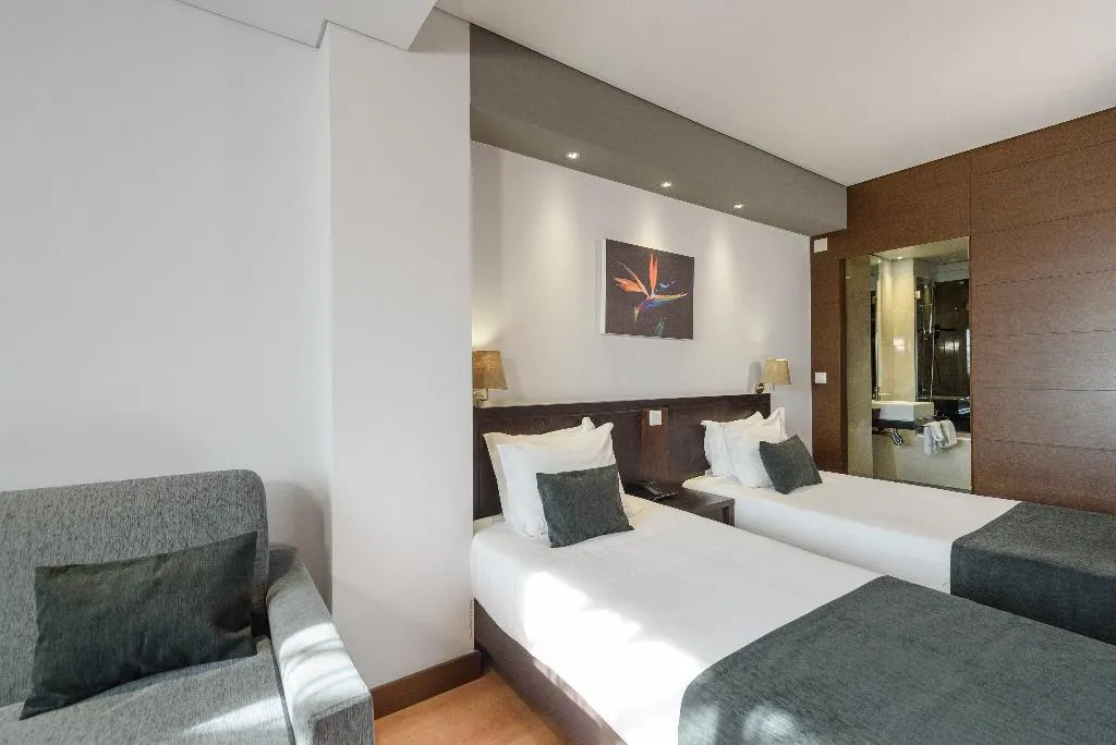 FAMILY ROOM DELUXE CAPACITY 4 Room, Hotel Luena, Lisbon