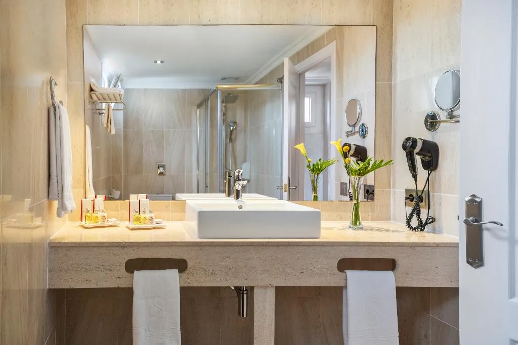 JUNIOR SUITE WITH TERRACE Room, Salles Hotel Marina Portals, Majorca