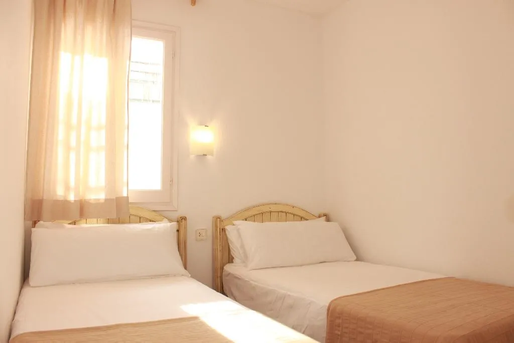 APARTMENT TWO BEDROOMS Room, Las Pergolas, Menorca