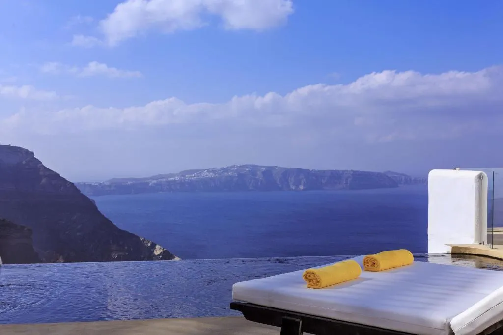 Sports and Entertainment, Azzurro Suites, Santorini