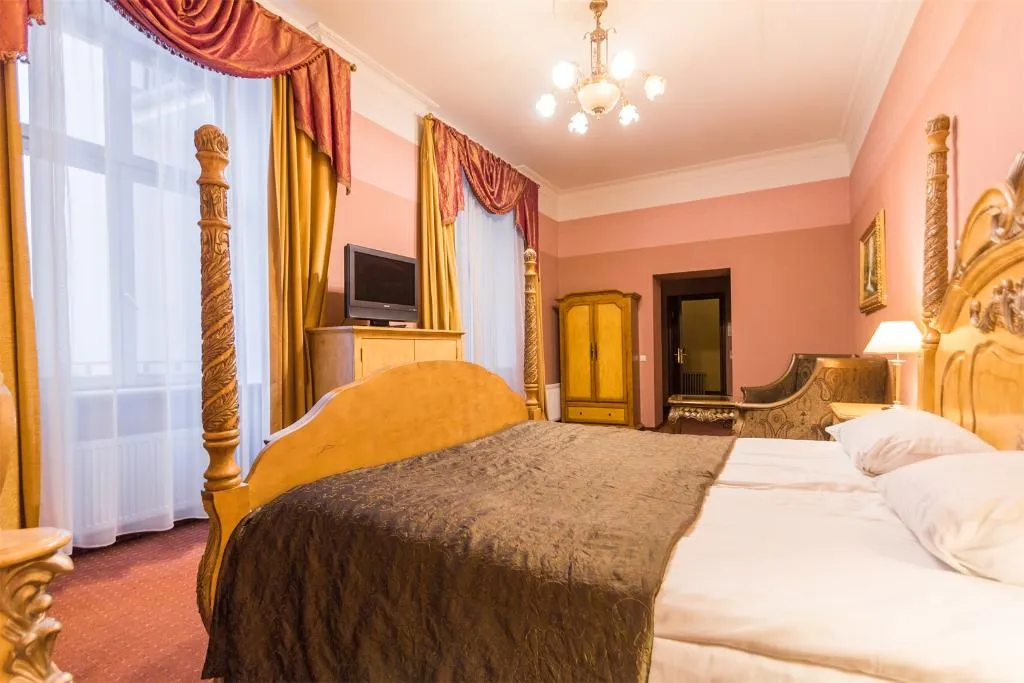 JUNIOR SUITE STANDARD Room, Garden Palace, Riga