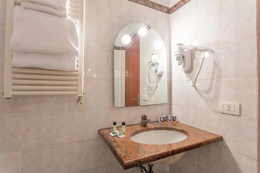 Room, Raeli Hotel Lux, Rome