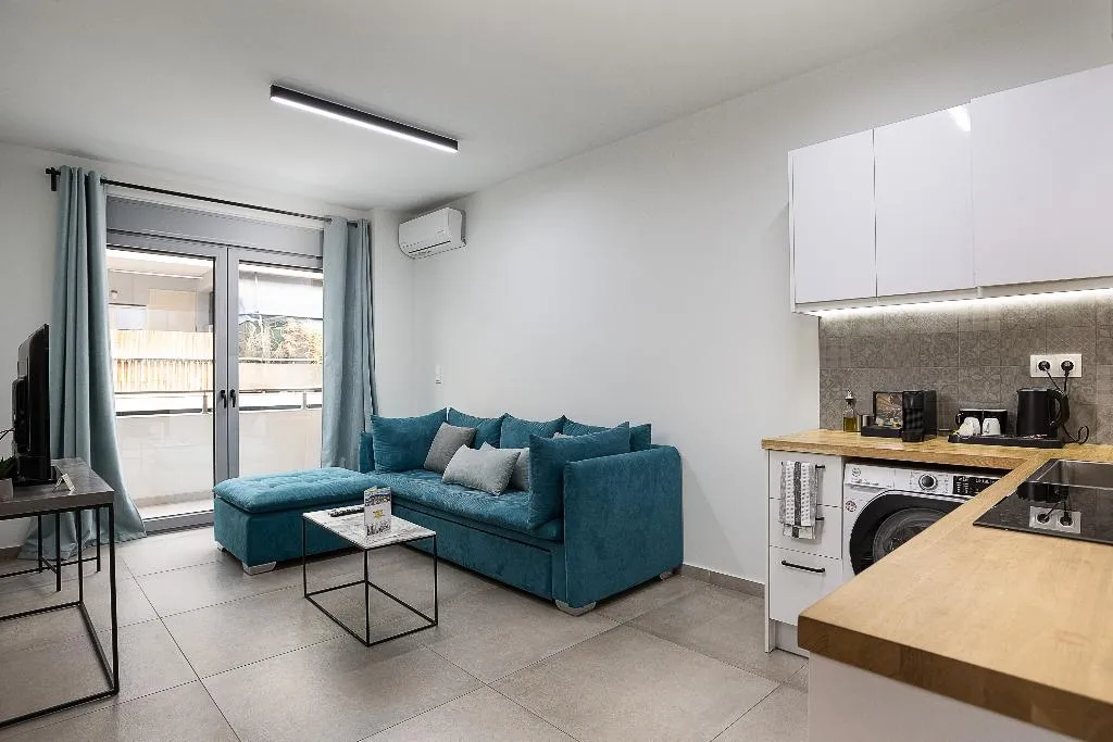 TRIPLE WITH BALCONY Room, Omnia Pagrati Apartments, Athens