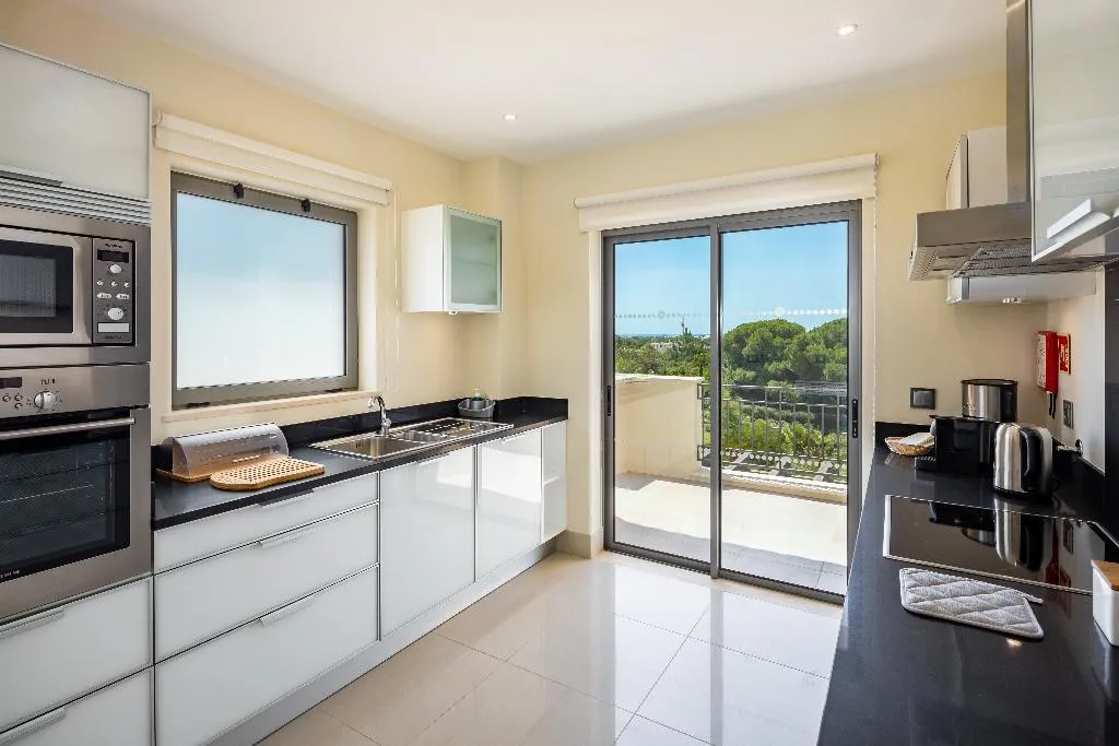 APARTMENT THREE BEDROOMS Room, Shantiapartments, Algarve