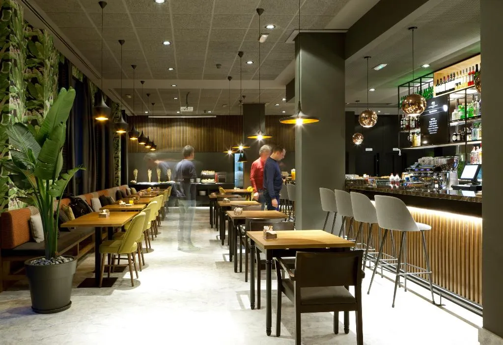 Bar, Malcom and Barret, Valencia