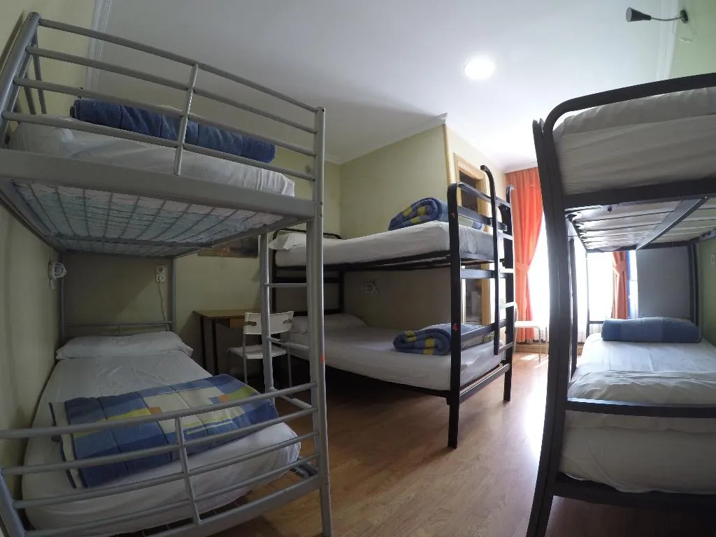 Bed in dormitory CAPACITY 6 Room, Hostel RC Miguel Angel, Madrid